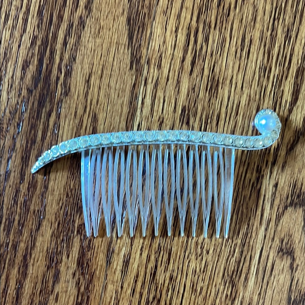 Elegant Silver Hair Comb with Rhinestones